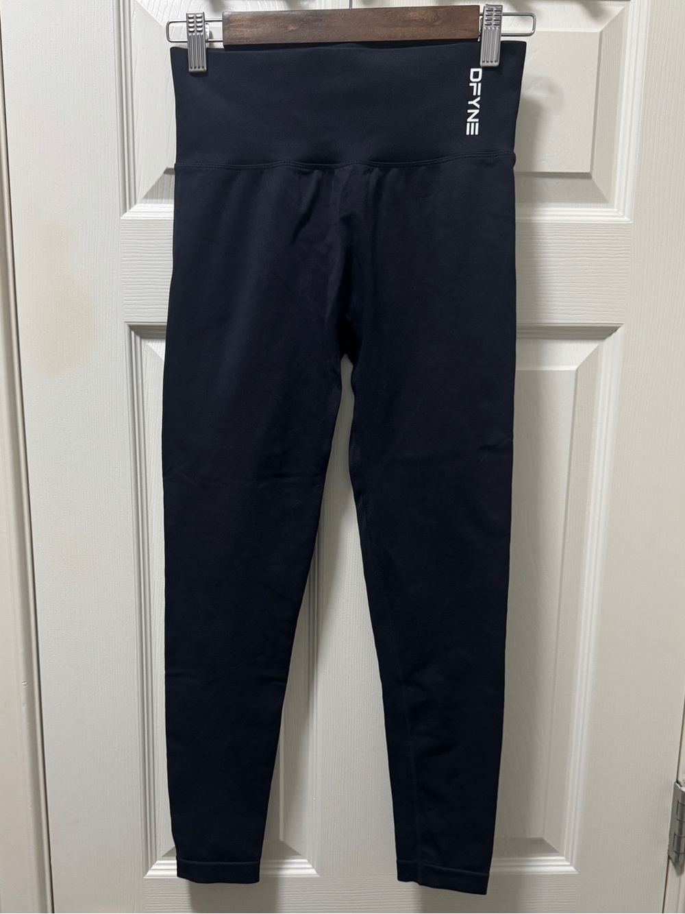 DFYNE Impact Seamless Leggings 24" 7/8 Black Sz. M - Picture 2 of 6